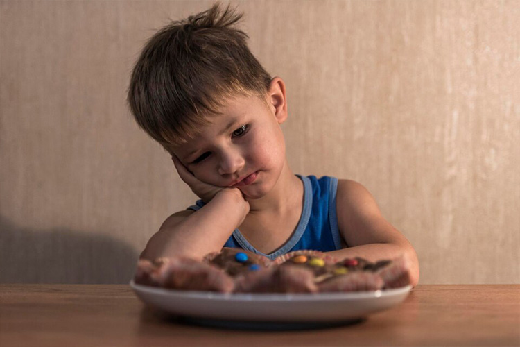 چه زمانی کاهش اشتهای کودک نگران‌کننده است؟